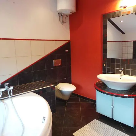 Three-bedroom In Xviii Apartment