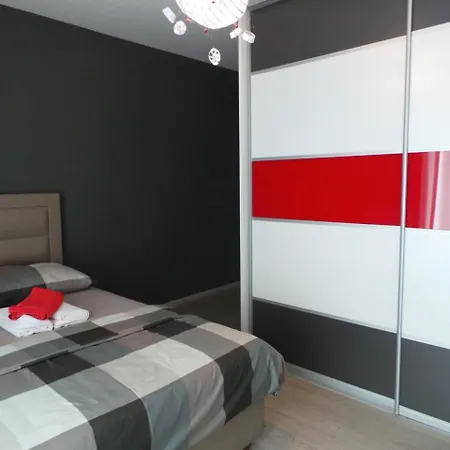 Three-bedroom In Xviii Apartment